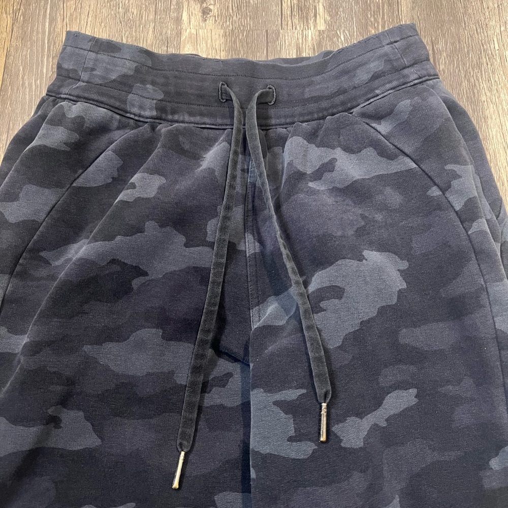 Lululemon Scuba High Rise Fleece Joggers Heritage 365 Camo Deep Coal Athleisure - Picture 5 of 9